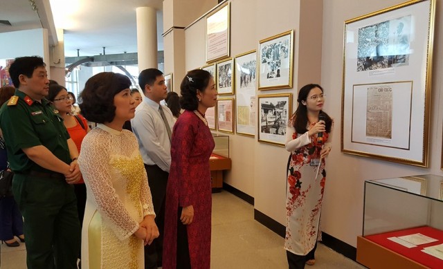 It showcases over 200 items, documents and materials which are divided into two parts: President Ho Chi Minh with Democratic Republic of Vietnam’s first NA General Election in 1946, and the elections of deputies to the NA and People’s Councils at all levels (1960 - 2016).