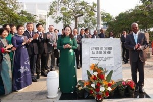 New plaque of President Ho Chi Minh inaugurated in Mozambique