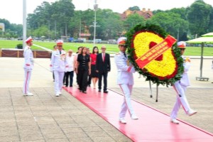 Vice President of Cuban legislature pays tribute to President Ho Chi Minh at his Mausoleum