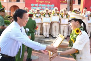 HCM City Police honors examples for implementing Uncle Ho's six teachings