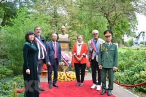 Overseas Vietnamese in France commemorates President Ho Chi Minh on National Day