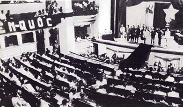 President Ho Chi Minh spoke at a meeting of the Hanoi municipal People’s Council, after the 11th session of the 1st National Assembly to pass the new Constitution (December 31st, 1959).