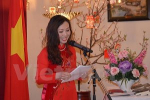 Book about President Ho Chi Minh introduced in Canada