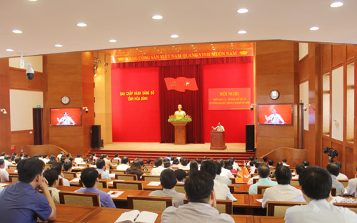 Participants at the event. (Photo: baohoabinh.com.vn)