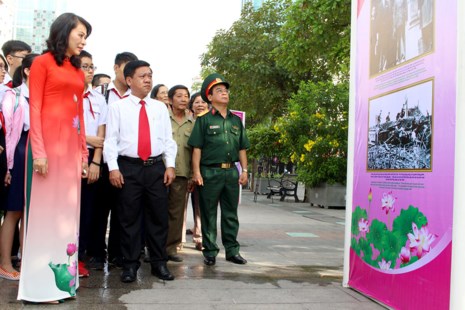 Visitors to the exhibition (Source: CPV)