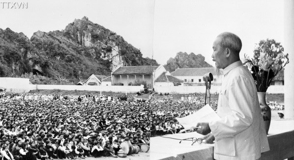 President Ho Chi Minh talked with more than 100,000 ethnic people in Ha Giang province on March 26th, 1963.