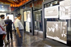 Photos of President Ho Chi Minh exhibited in Bangladesh
