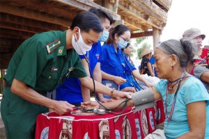 Kon Tum: Young doctors study Uncle Ho's teachings