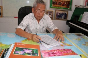 Lao artist composes songs praising President Ho Chi Minh