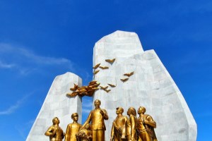 Quang Binh province inaugurates President Ho Chi Minh Monument