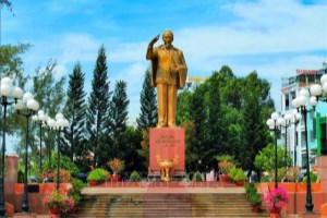 Uncle Ho statue built in southern district