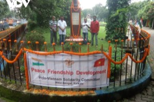 Indian friends commemorate President Ho Chi Minh