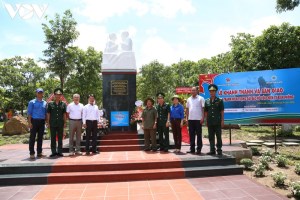 Statue of Uncle Ho with border soldiers inaugurated in Central Highlands