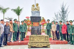 Uncle Ho with border soldiers monument inaugurated in Thua Thien Hue province