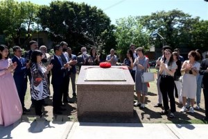 Bronze plaque with President Ho Chi Minh’s biography placed in Argentina