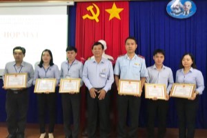 Outstanding individuals and collectives in studying and following Uncle Ho’s example in Long An praised