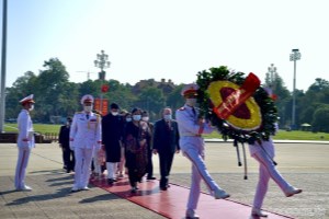 Pakistani Ambassador pays homage to President Ho Chi Minh