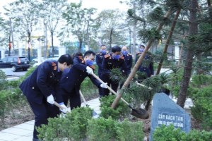 Tree planting festival in gratitude to Uncle Ho launched by Hanoi People's Procuracy