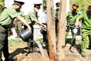 Gia Lai Public Security plants over 3,000 trees following Uncle Ho’s teaching