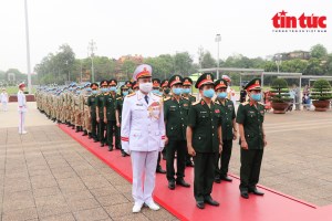 Vietnamese UN peacekeeping officers report work to Uncle Ho