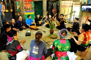 Special activities on Uncle Ho with Vietnamese ethnic community at “Common House”