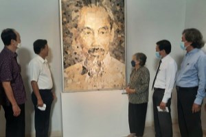 Fine art works exhibition marks President Ho Chi Minh’s birthday