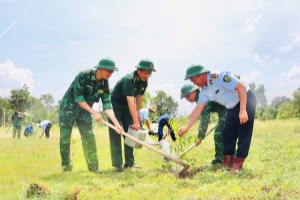 Over 1,000 trees planted in Dak Lak to celebrate Uncle Ho's birth