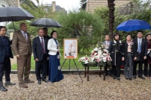 Trip "Following Uncle Ho's footsteps" held by Vietnamese Embassy in France