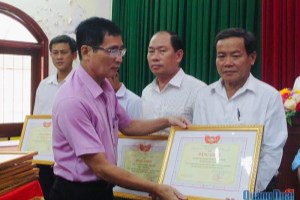 Quang Ngai achieves positive results in studying and following Uncle Ho