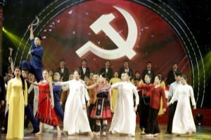 Songs praising President Ho Chi Minh performed at programme to celebrate 93rd Party founding anniversary