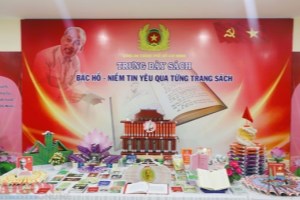 Book exhibition on President Ho Chi Minh’s life and revolutionary career opens