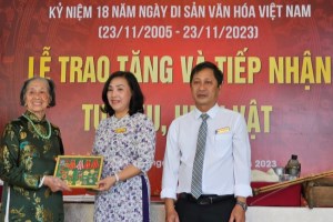 Thua Thien-Hue receives documents and artifacts about President Ho Chi Minh