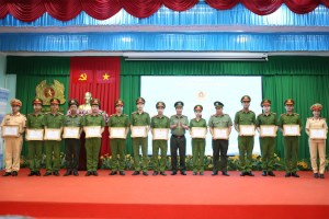 Soc Trang Police organizes conference about Uncle's teachings