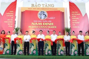 Exhibition on President Ho Chi Minh’s life, career and ideology opens in Nam Dinh province