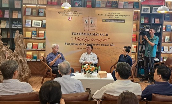 Forum to launch book “Prison Diary”  - a free translation by poet Quach Tan