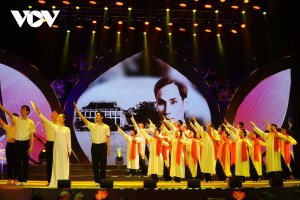 HCMC organizes art program to honour Uncle Ho