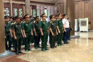 Lao army staff delegation commemorate President Ho Chi Minh at K9 Relic Site ​​