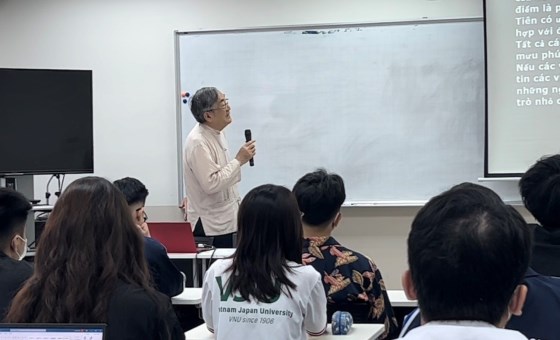 Japanese professor thoroughly studies President Ho Chi Minh’s ideology