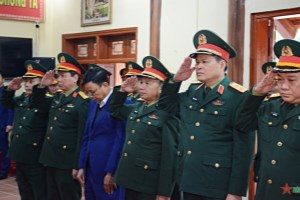 Central Military Commission, Ministry of National Defense delegation offered incense to President Ho Chi Minh in Thai Nguyen