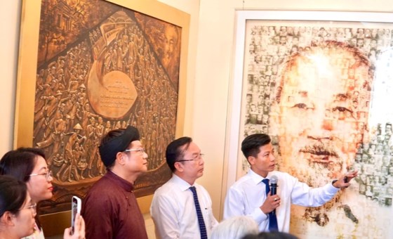 Central locality brings works about Uncle Ho to exhibit in Ho Chi Minh City