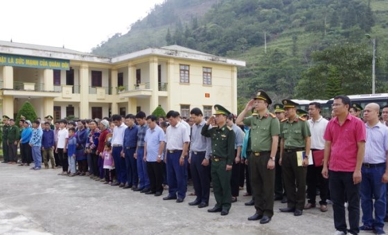 “Uncle Ho with Border Guard soldiers” statue inaugurated in Lao Cai