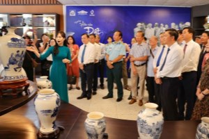 Over 300 ceramic works show Uncle Ho and Hanoi