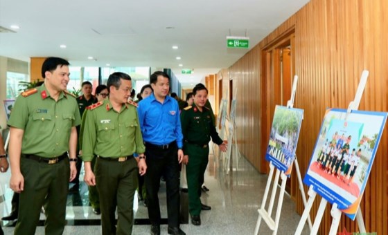 Youth of Armed Forces and Police learn from Uncle Ho through practical actions