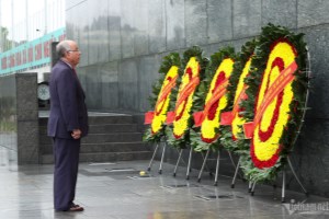 Brazilian Foreign Minister commemorates President Ho Chi Minh