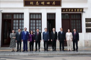 National Assembly Chairman commemorates President Ho Chi Minh in China