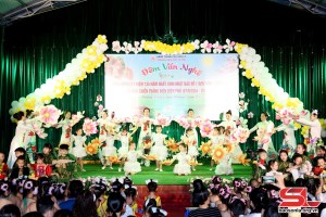 Art performance celebrates 134th anniversary of Uncle Ho's birth
