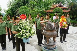 President Ho Chi Minh commemorated at revolutionary relic