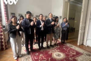 Overseas Vietnamese in Romania follow President Ho Chi Minh’s example