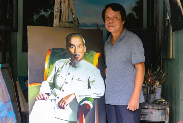 Man paints Uncle Ho for over 50 years