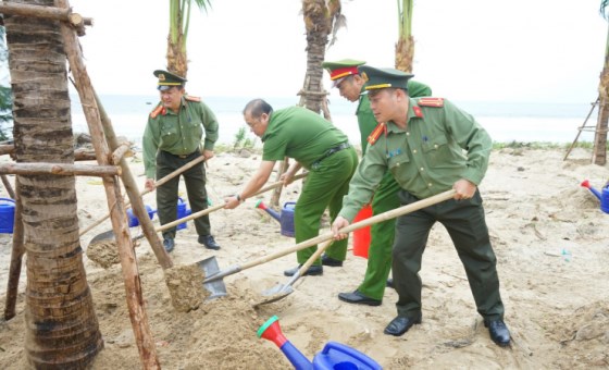 Da Nang City Police responds to Tree Planting Festival Launch Ceremony